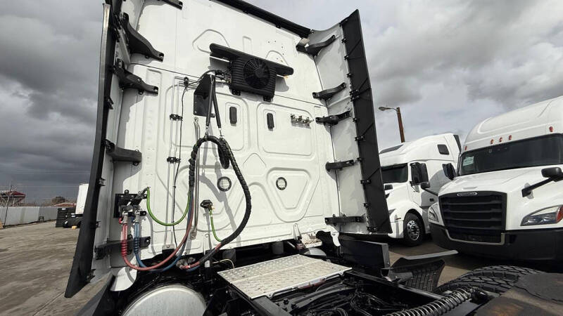 2020 Freightliner Cascadia