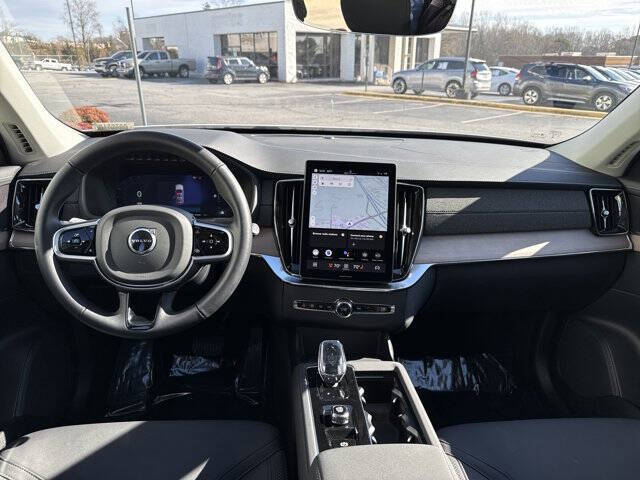 2025 Volvo XC90 B6 Plus Bright Theme 7P