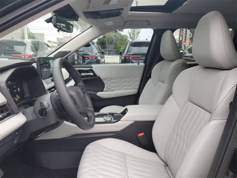 2025 Mitsubishi Outlander SEL Platinum Edition