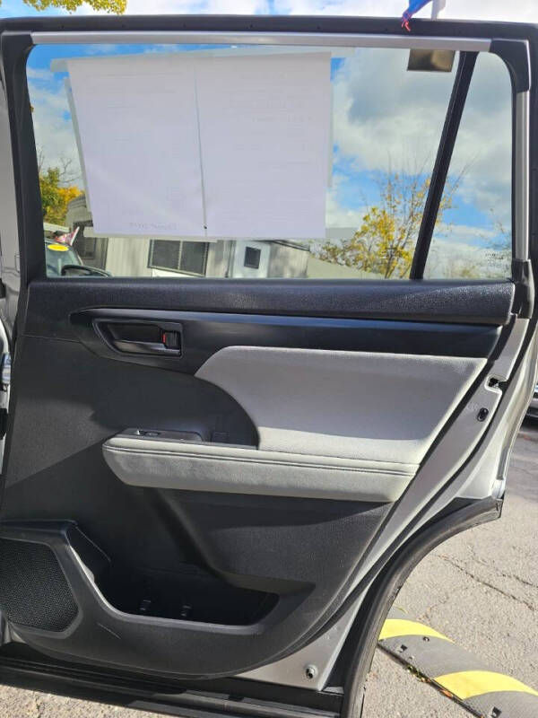 2023 Toyota Highlander Platinum