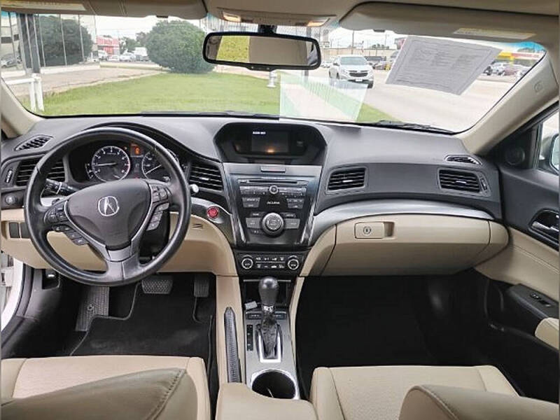 2013 Acura ILX 2.0L w/Premium