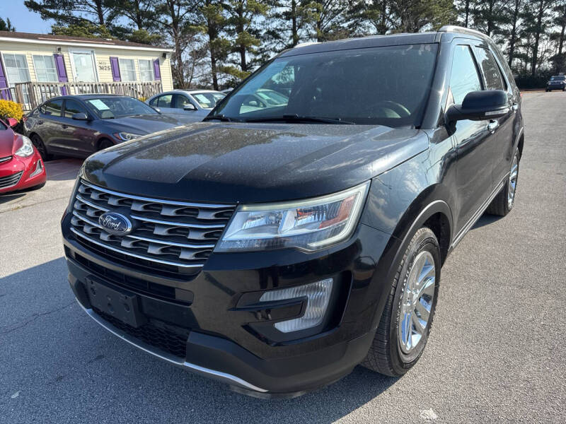 2017 Ford Explorer XLT's photo