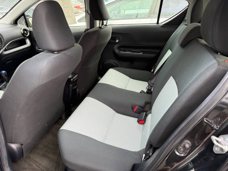 2016 Toyota Prius c Three