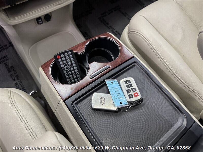 2013 Toyota Sienna XLE 8-Passenger