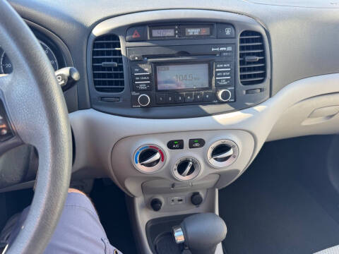 2010 Hyundai Accent GLS