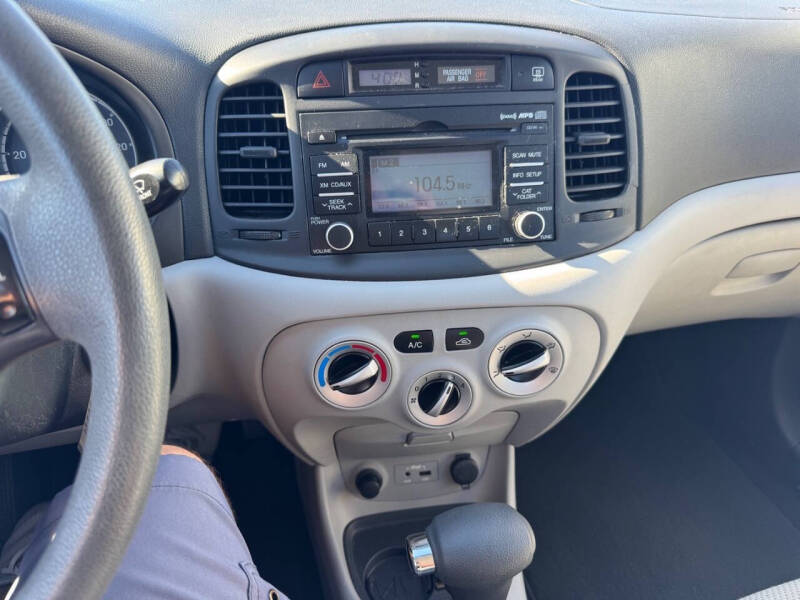 2010 Hyundai Accent GLS