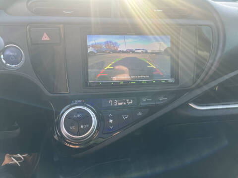 2017 Toyota Prius c Four