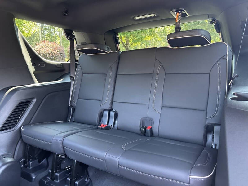 2025 GMC Yukon Elevation