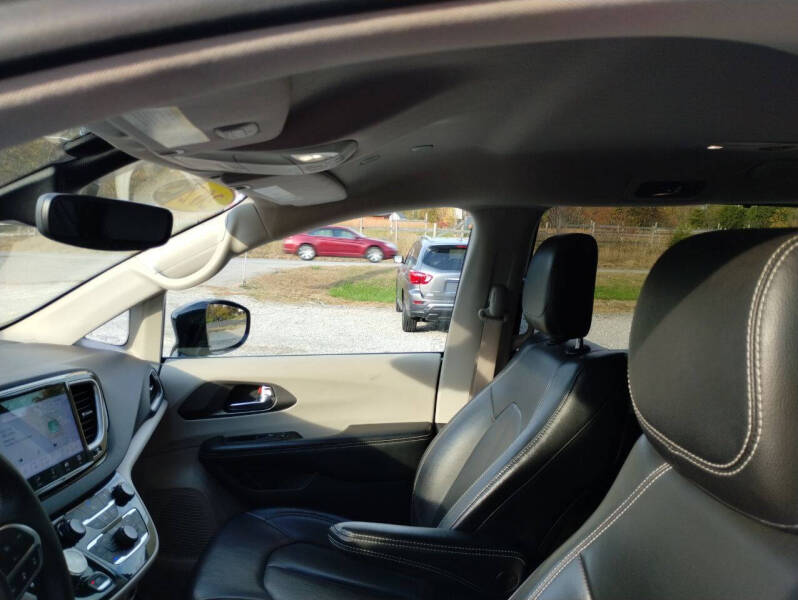 2022 Chrysler Pacifica Touring L