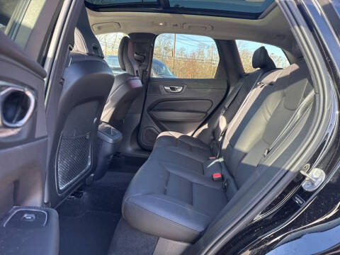 2024 Volvo XC60 B5 Plus Dark Theme