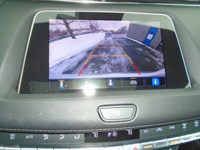 2022 Cadillac XT4 Premium Luxury