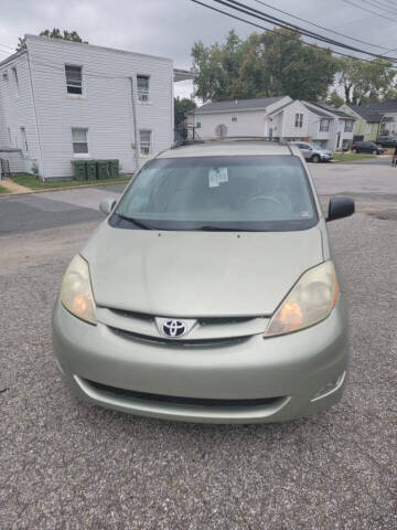 2006 Toyota Sienna for sale at LA FAMILIA AUTO SALES in Brooklyn MD