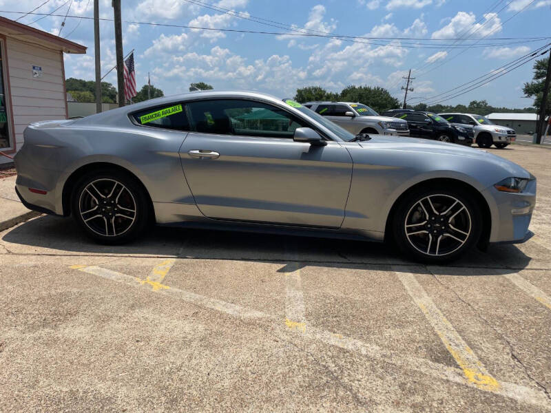 2022 Ford Mustang EcoBoost photo 5