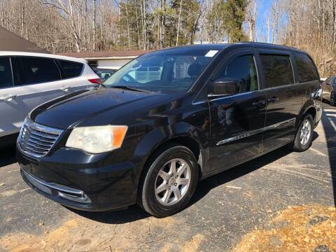 2011 Chrysler Town and Country for sale at Monroe Auto's, LLC in Parsons TN