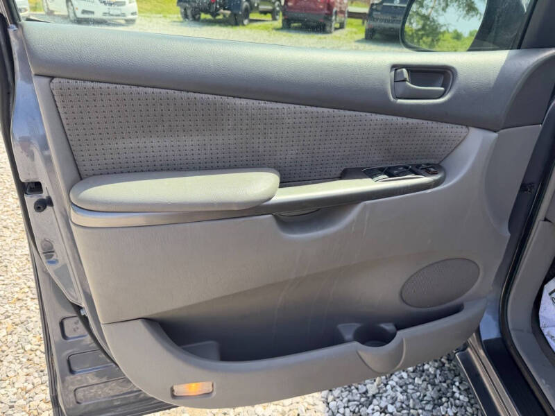 2006 Toyota Sienna LE 7 Passenger