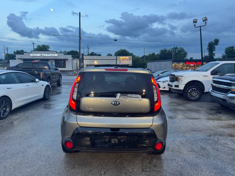 2016 Kia Soul +