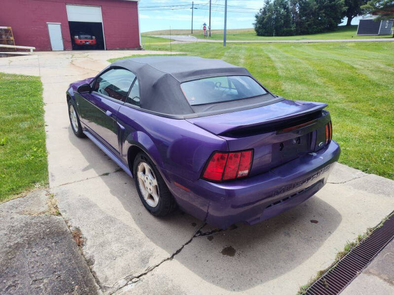 2000 Ford Mustang