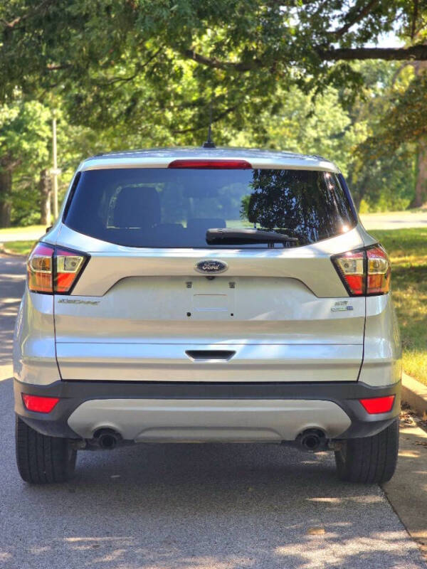 2017 Ford Escape SE photo 5