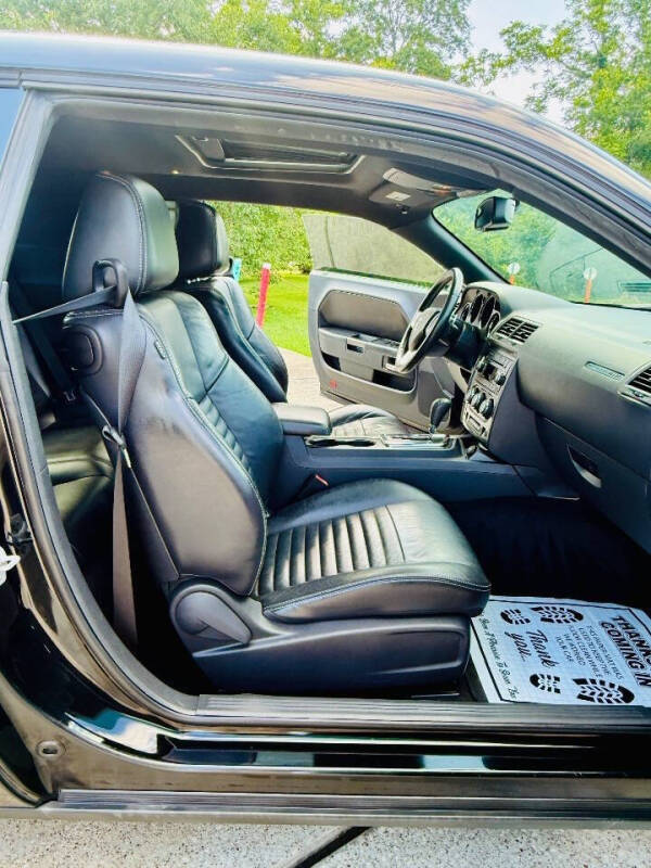 2012 Dodge Challenger SXT Plus