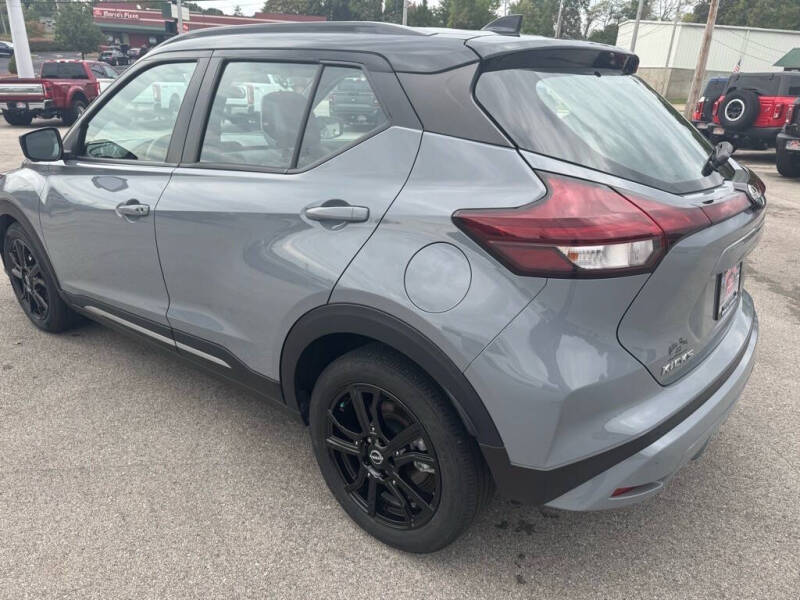 2023 Nissan Kicks SR