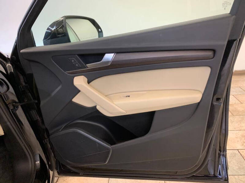 2023 Audi Q5 quattro Premium 40 TFSI