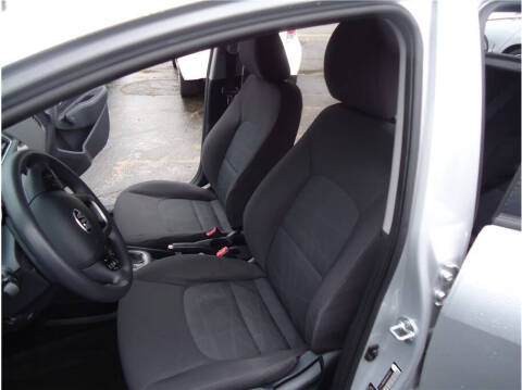 2016 Kia Rio 5-Door LX