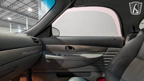 2004 Ford Thunderbird