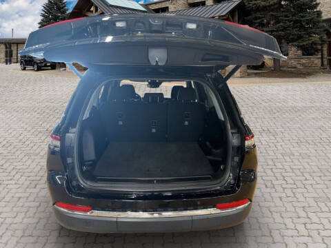 2023 Jeep Grand Cherokee Laredo