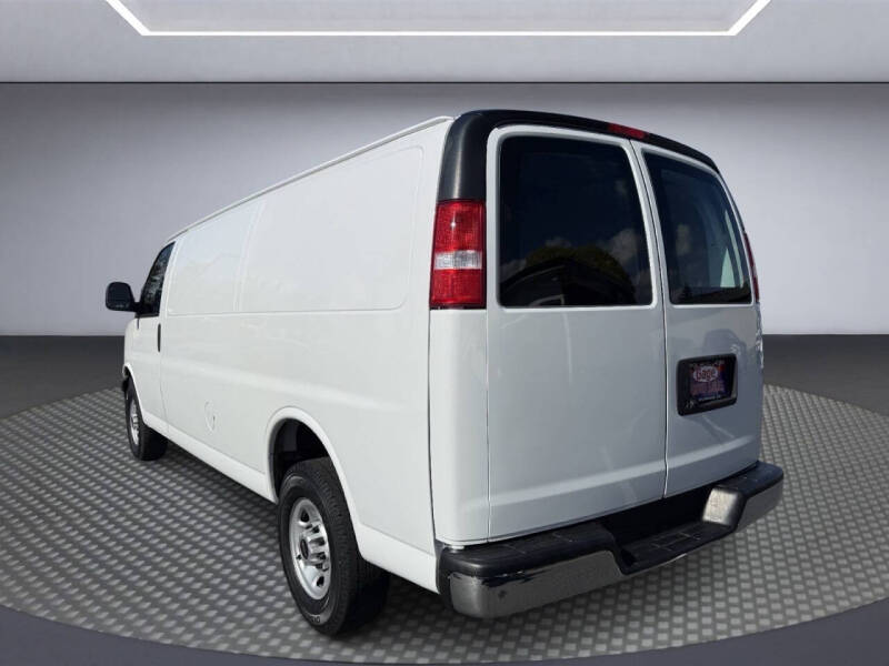 2021 GMC Savana 2500