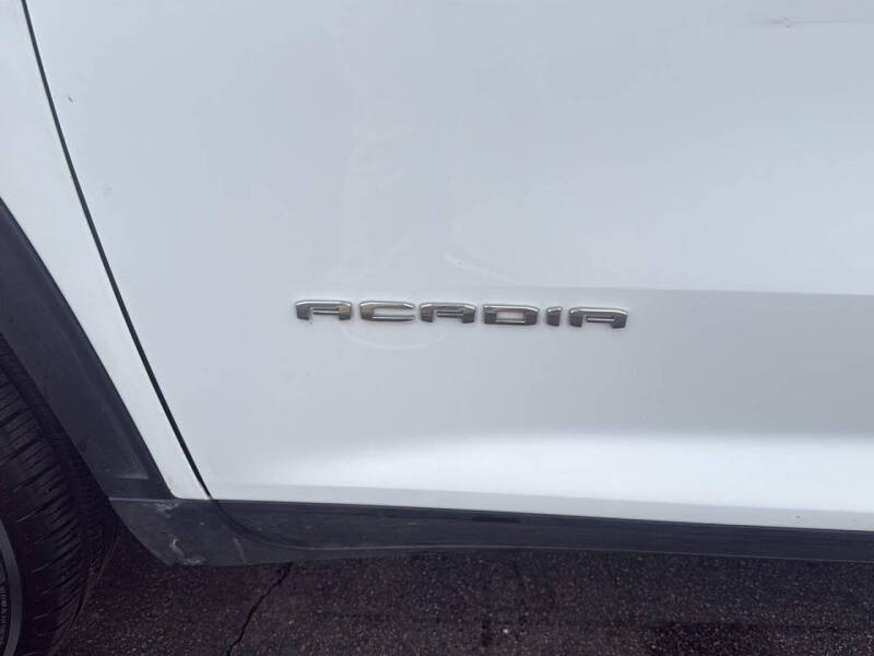 2024 GMC Acadia Elevation
