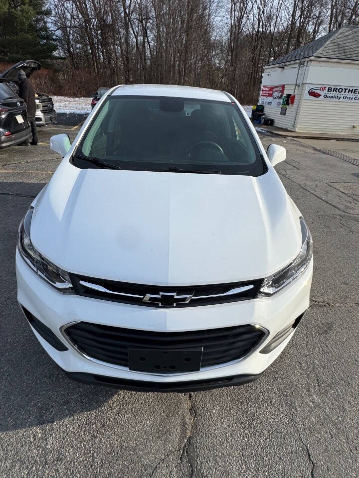 2020 Chevrolet Trax LS's photo