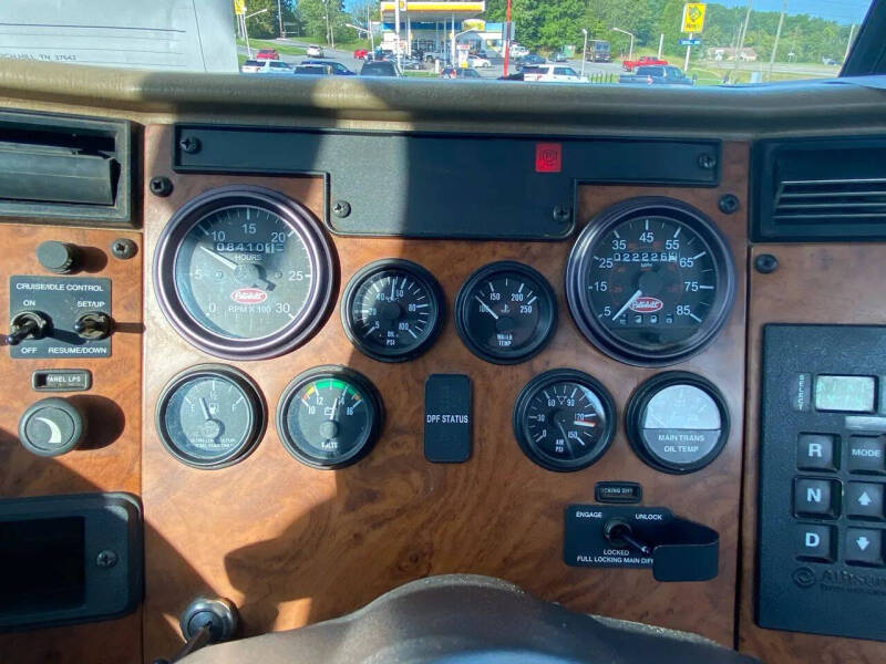2009 Peterbilt 340