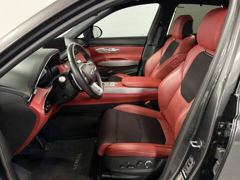 2024 Genesis GV70 2.5T Standard