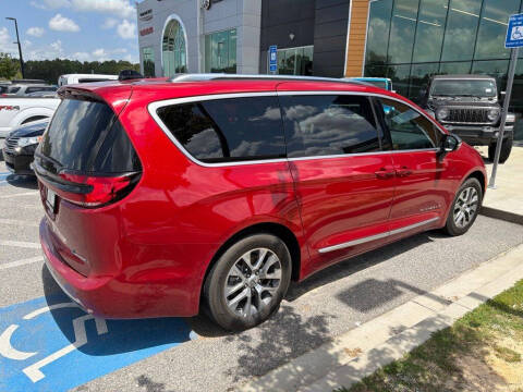 2025 Chrysler Pacifica Plug-In Hybrid Pinnacle