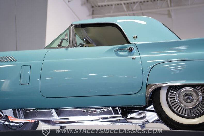 1957 Ford Thunderbird