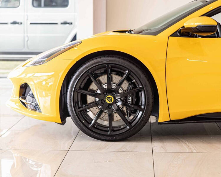 2025 Lotus Emira V6 Base