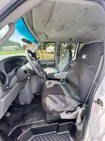 2004 Ford E-Series