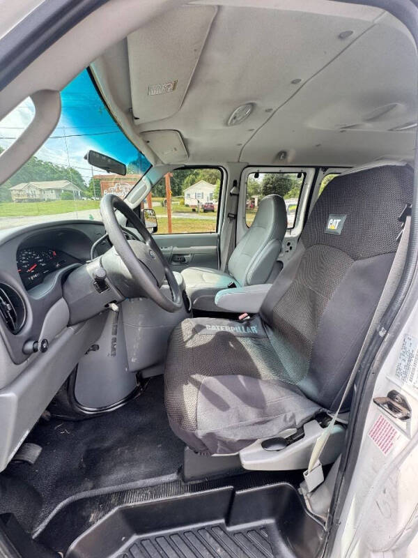 2004 Ford E-Series