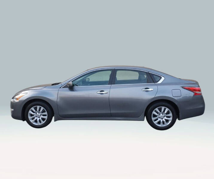 2014 Nissan Altima S photo 3