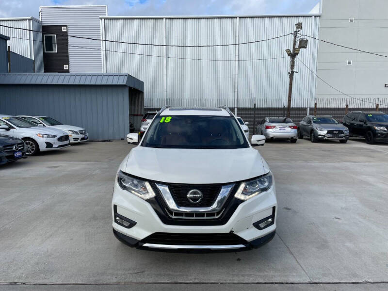 2018 Nissan Rogue SL photo 2