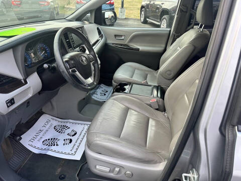2018 Toyota Sienna XLE 8-Passenger