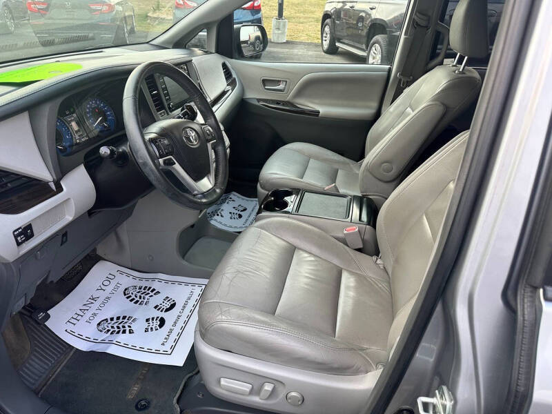 2018 Toyota Sienna XLE 8-Passenger