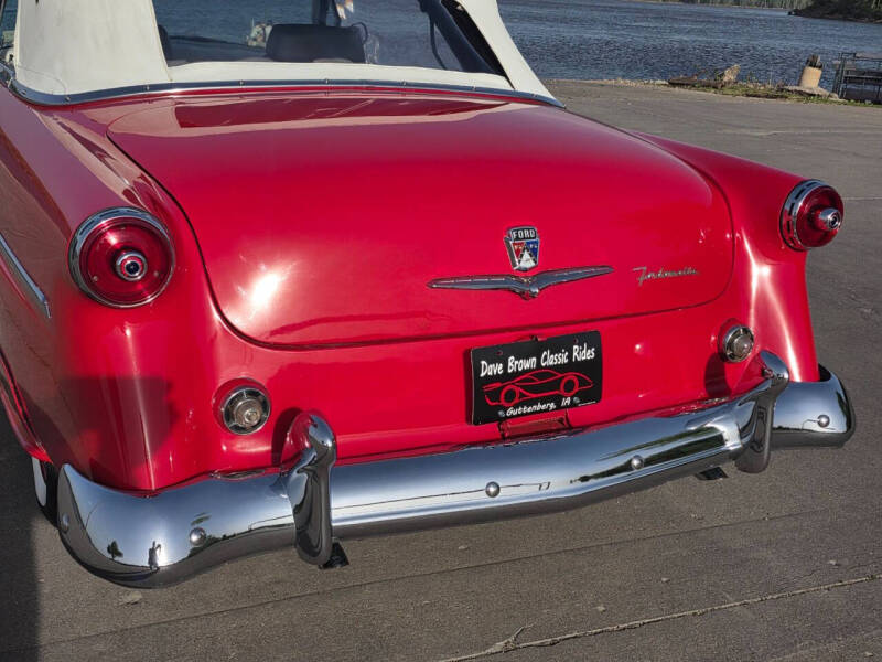 1954 Ford Crestline