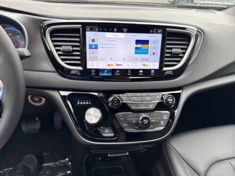 2026 Chrysler Voyager LX