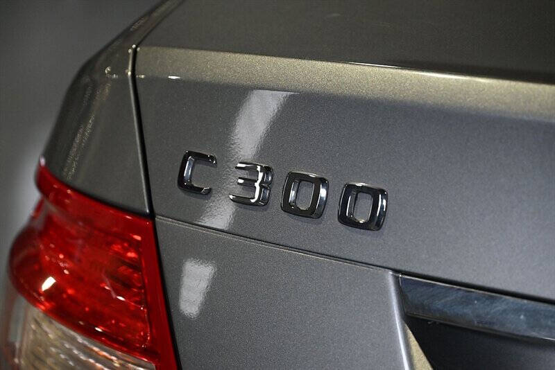 2009 Mercedes-Benz C-Class 16