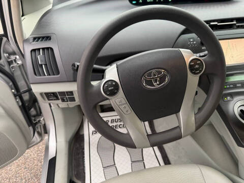 2010 Toyota Prius III