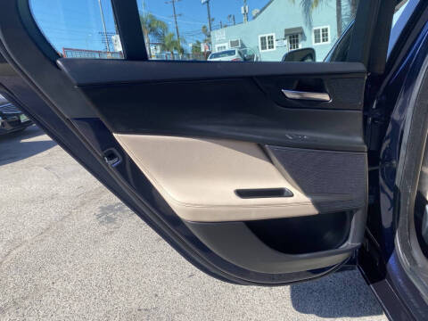 2017 Jaguar XE 25t Prestige