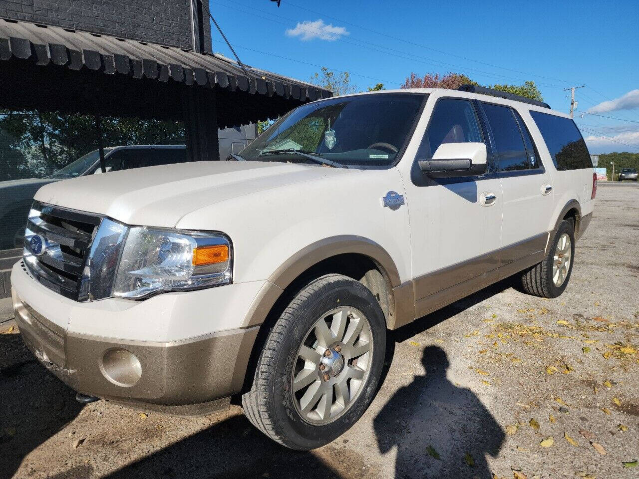 White 2011 Ford Expedition EL King Ranch 4x4 King Ranch 4dr SUV 3