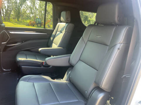 2025 Cadillac Escalade ESV Luxury