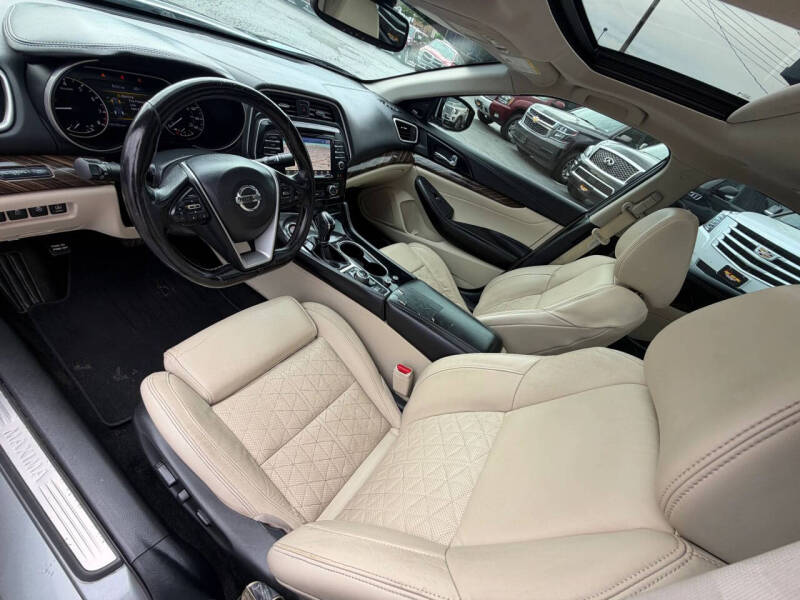 2017 Nissan Maxima Platinum